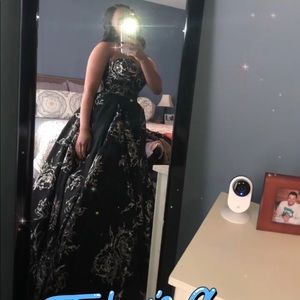 Sherri Hill Ballgown 💛